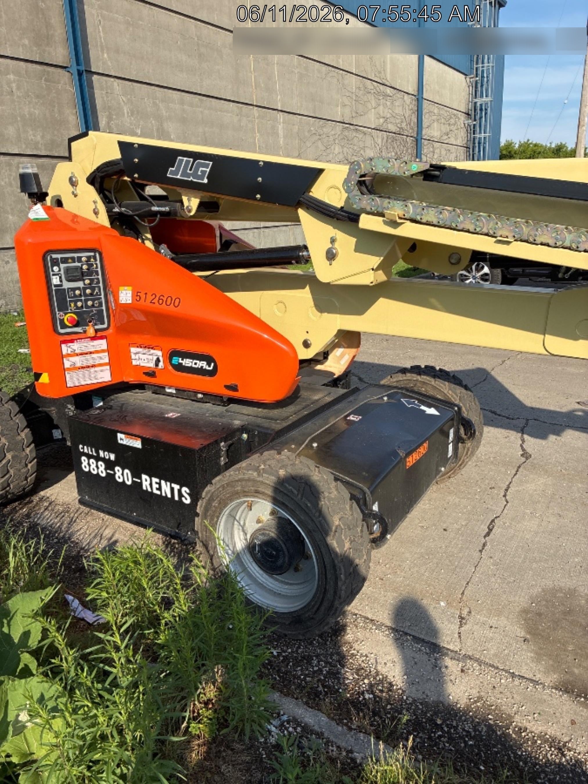 2025 JLG E450AJ