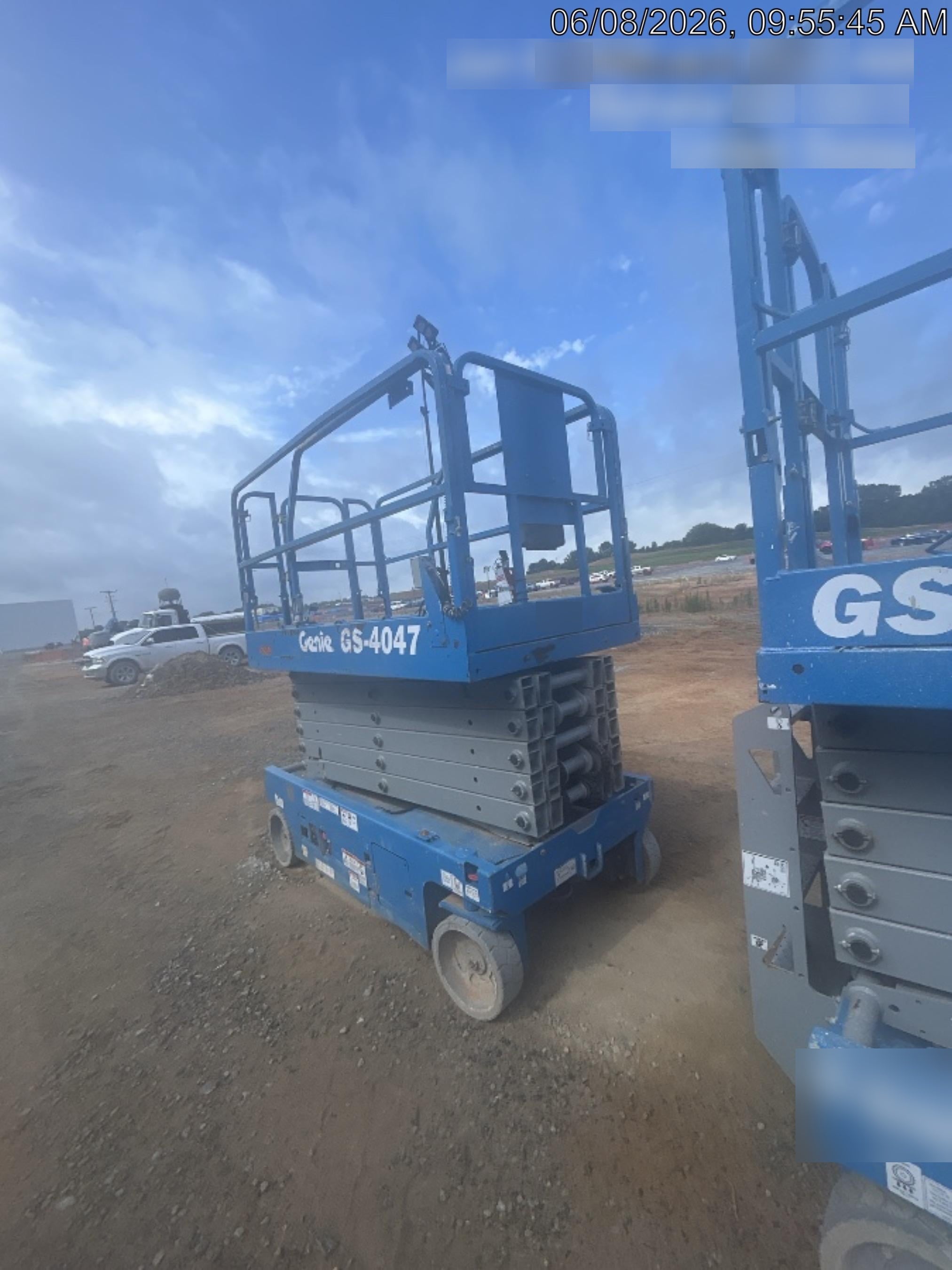 2019 Genie GS-4047 Folding rails with half height swing gate