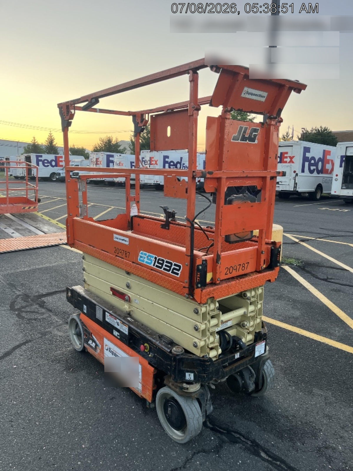 2022 JLG ES1932