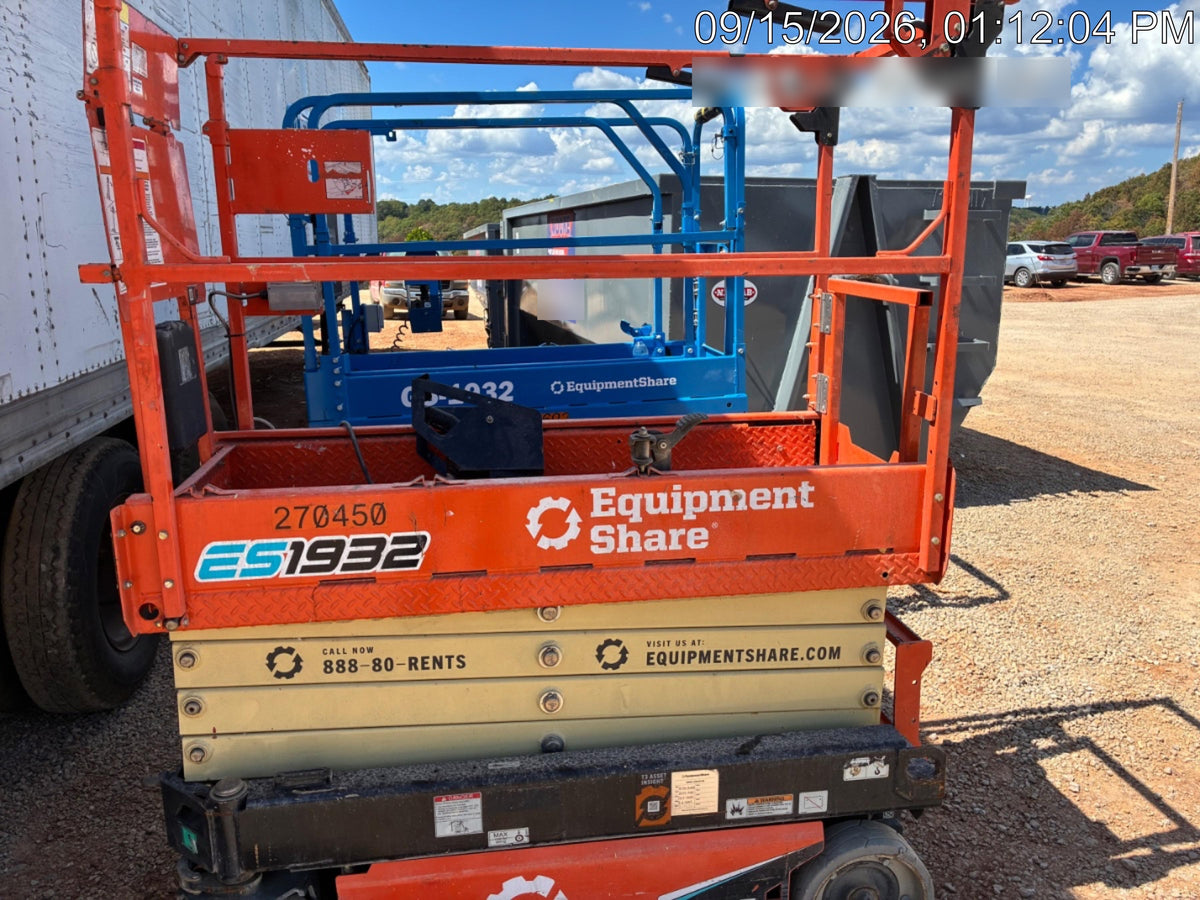 2022 JLG ES1932