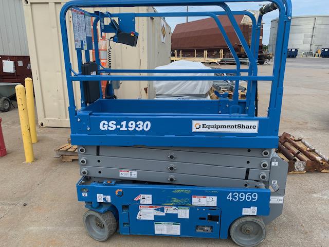 2019 Genie GS-1930 Fixed rails with chain Entry