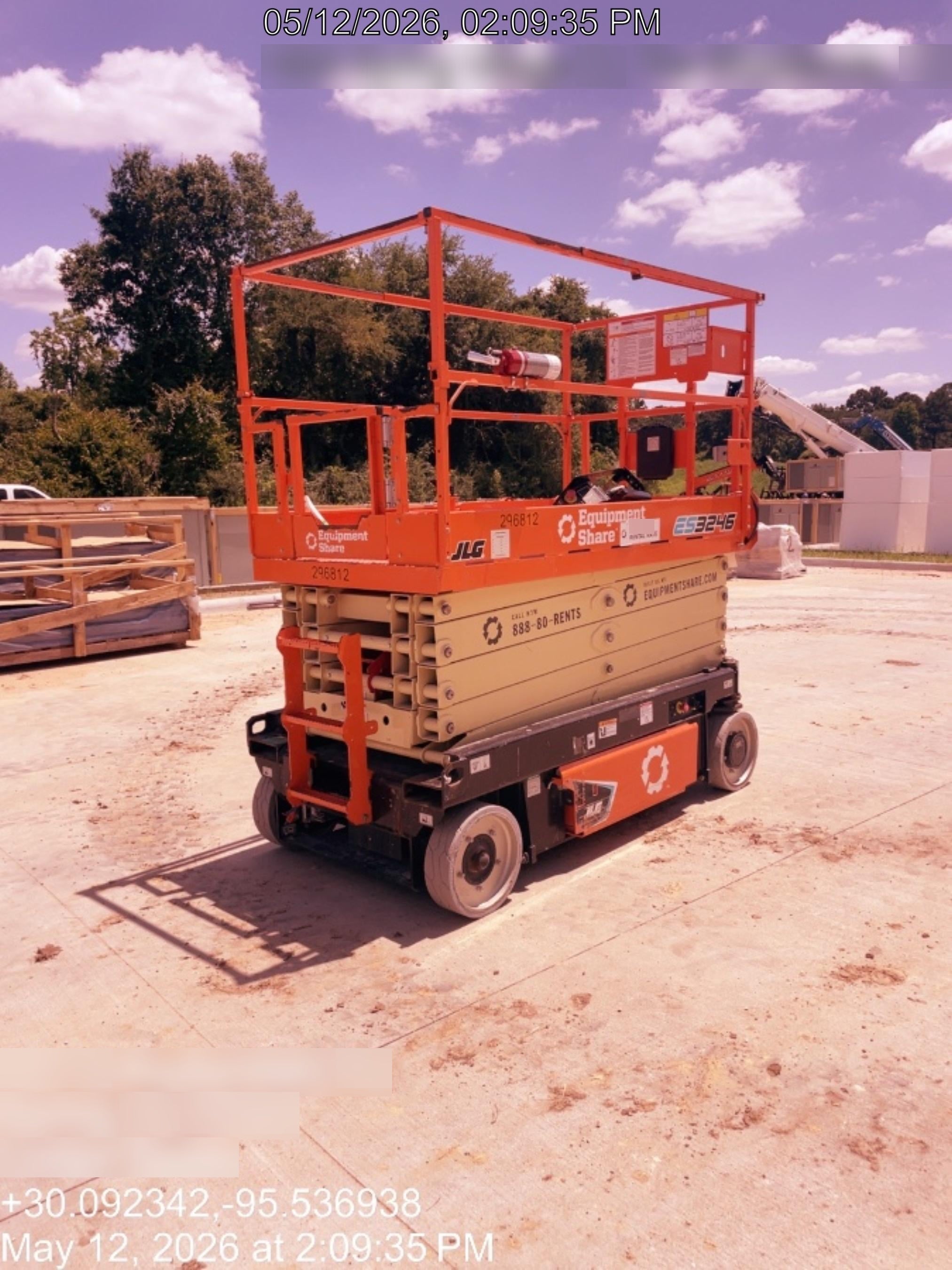 2023 JLG ES3246