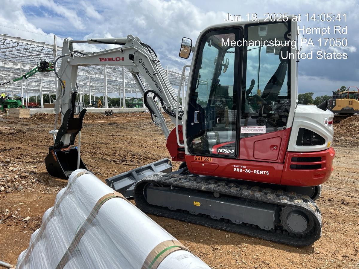 2025 TAKEUCHI TB250-2CR