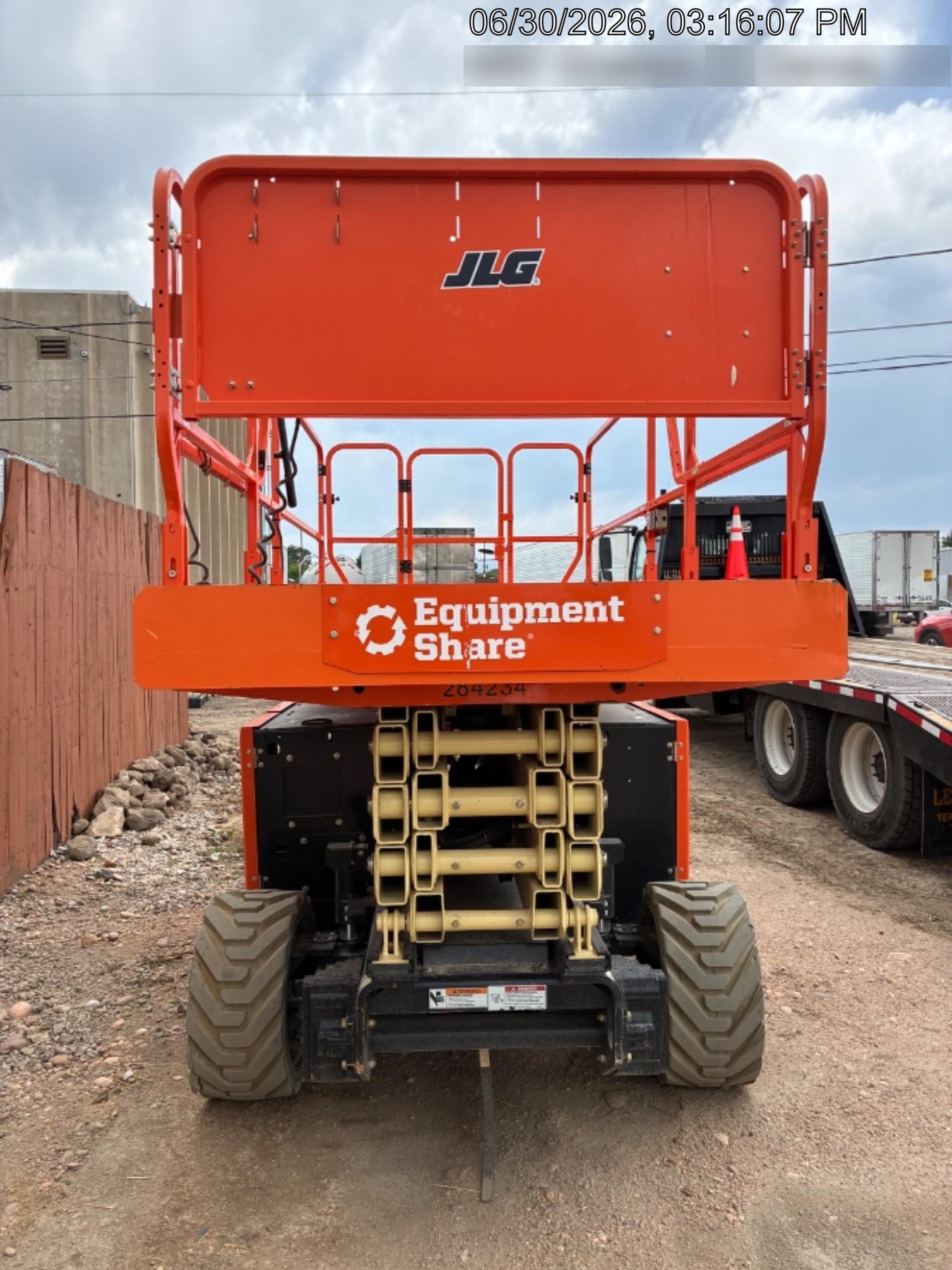 2022 JLG ERT4069