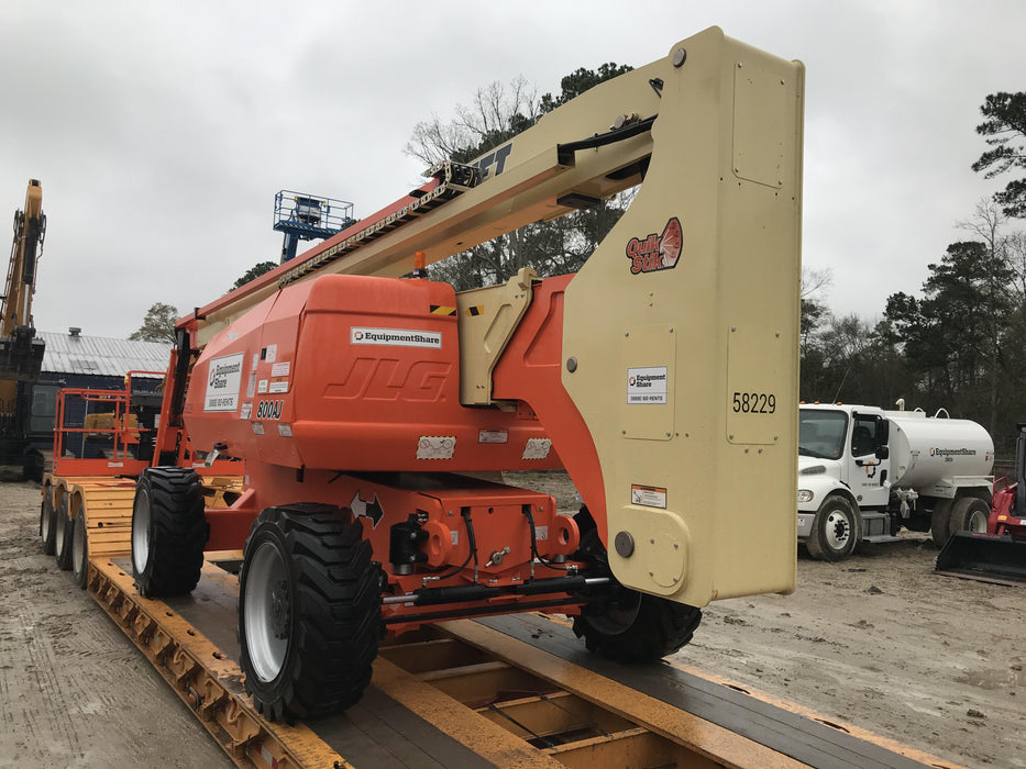 2019 JLG 800AJ