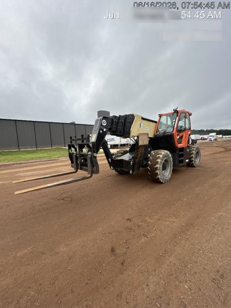 2022 JLG 1075