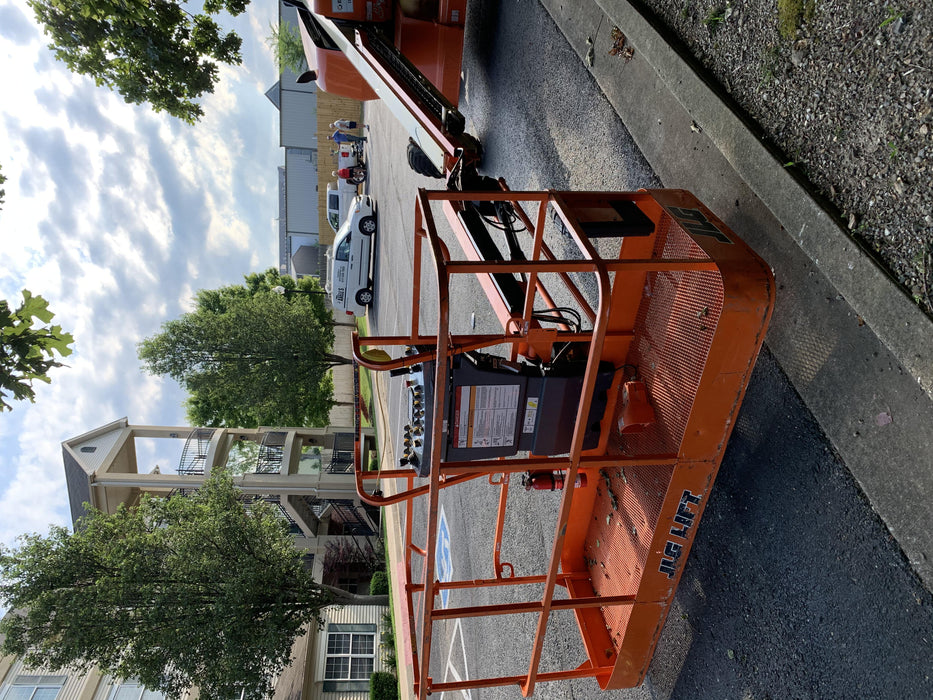 2019 JLG 460SJ