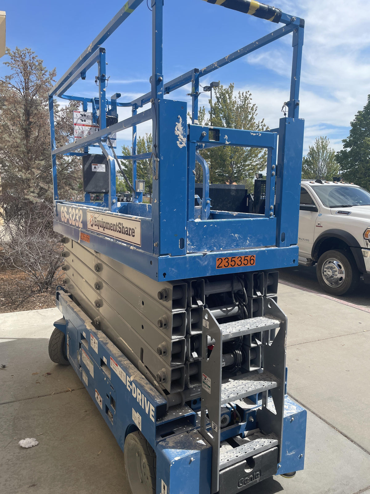 2022 GENIE GS-3232