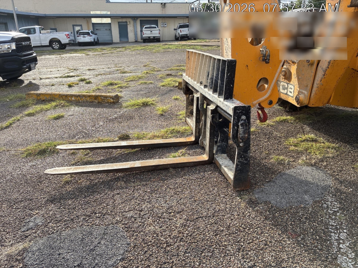 2023 JCB 510-56