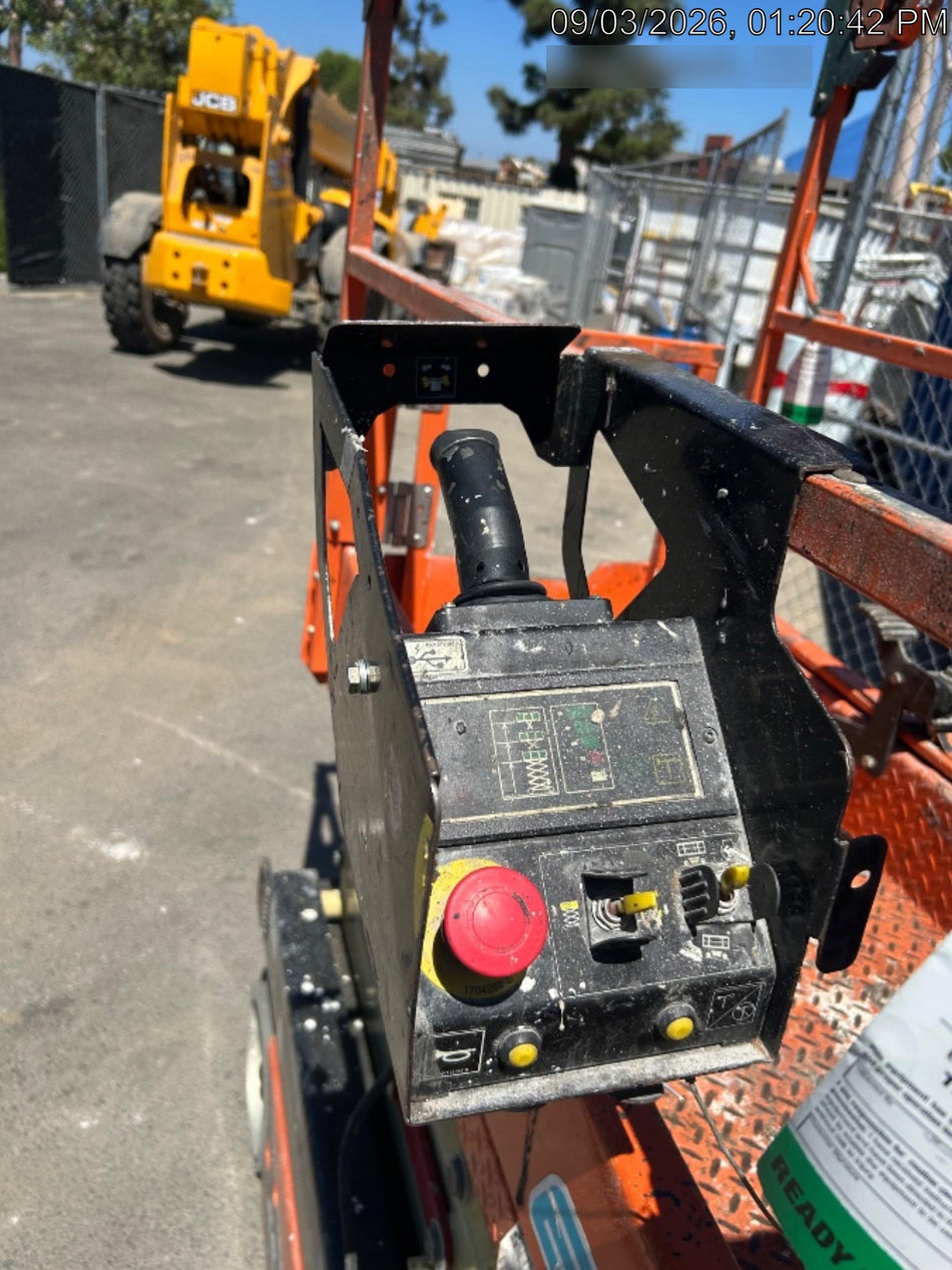 2022 JLG ES1932