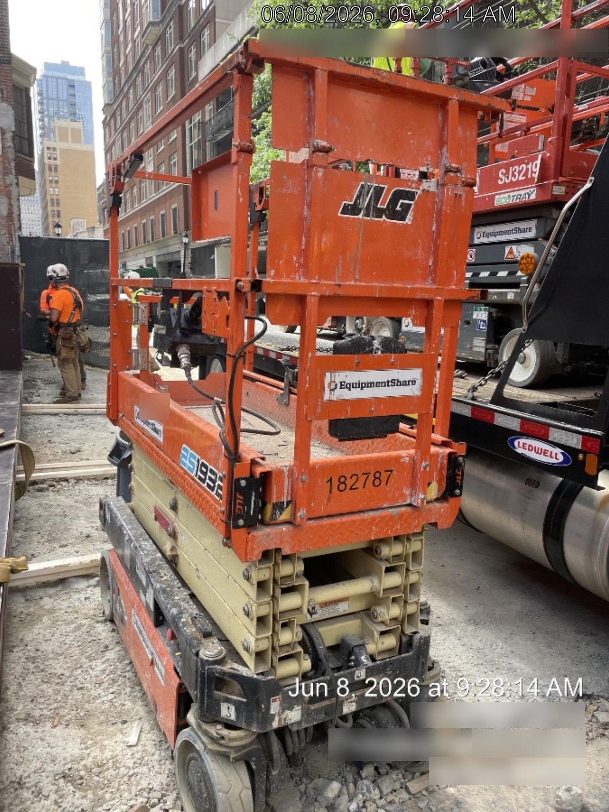 2021 JLG ES1932