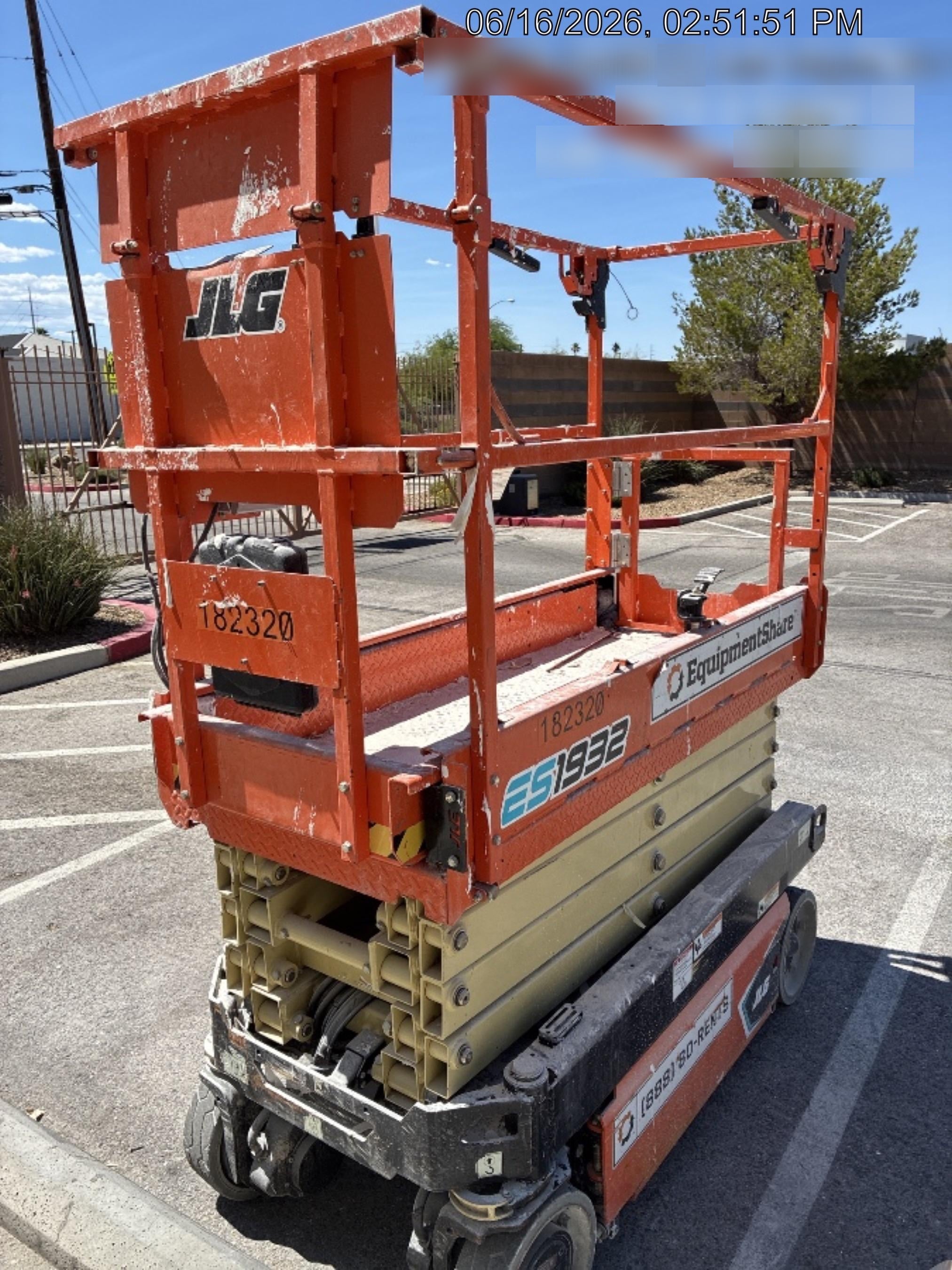 2021 JLG ES1932