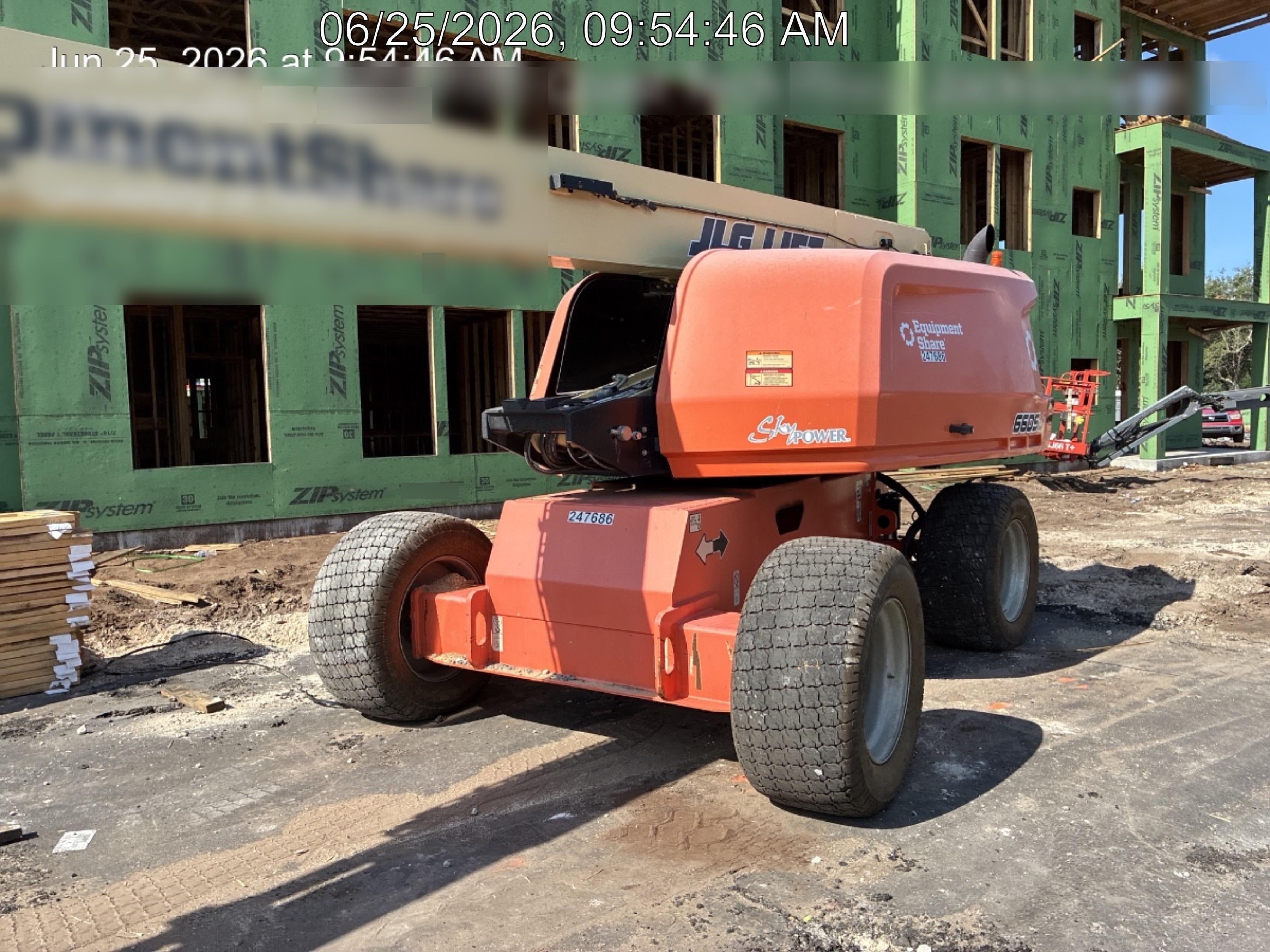 2022 JLG 660SJ