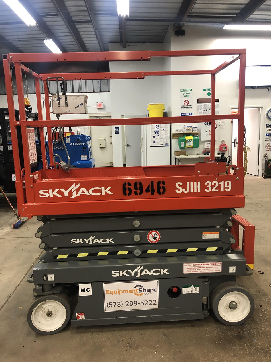2018 Skyjack SJIII-3219 Skyjack SJIII3219 Scissor Lift w/Trojan Batteries