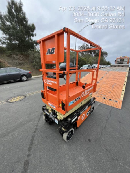 2022 JLG ES1330L