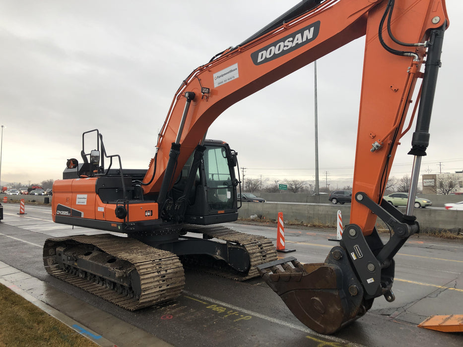 2019 DOOSAN DX225LC-5
