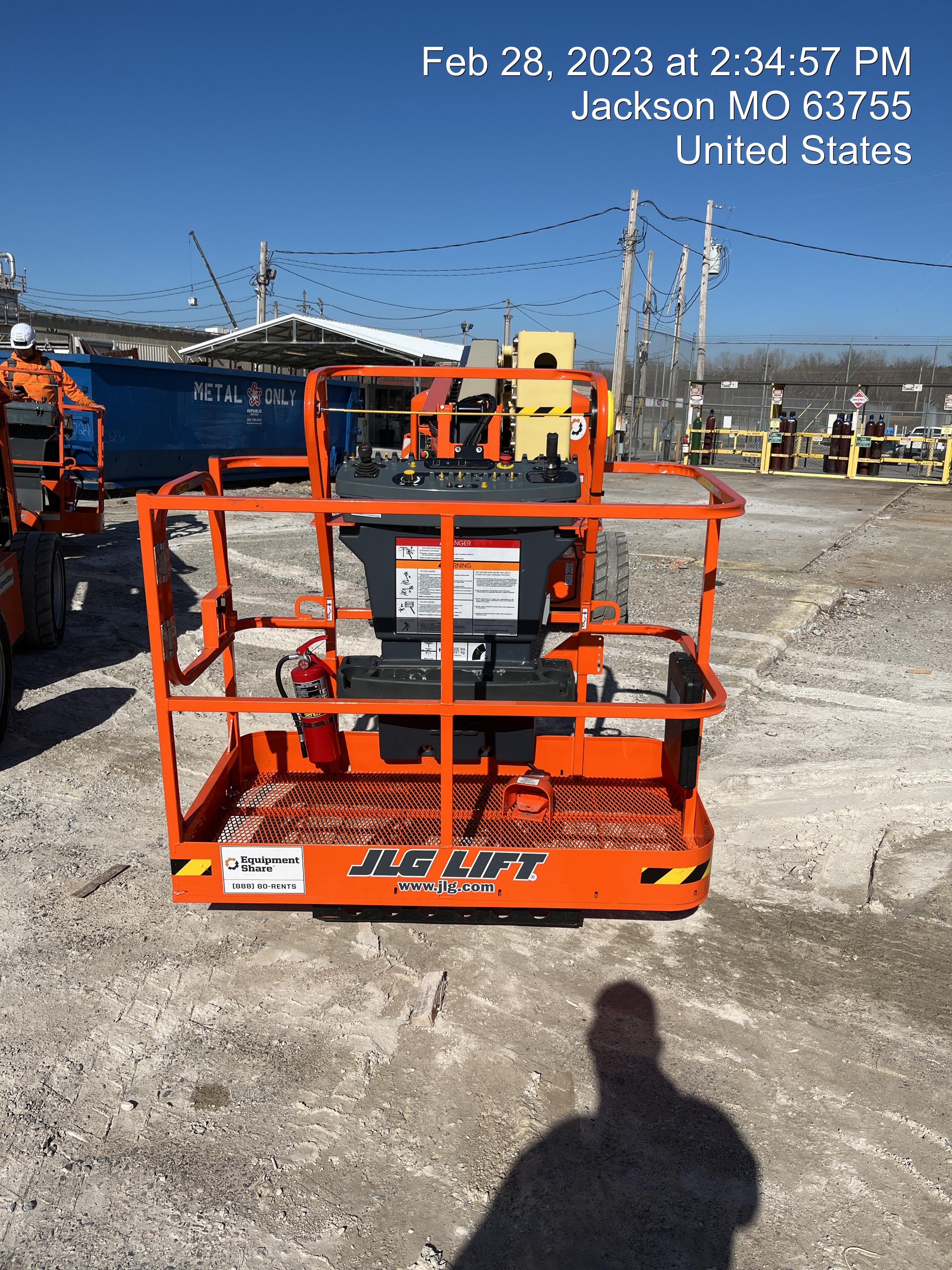 2022 JLG E450AJ
