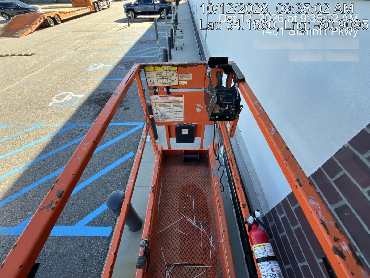 2023 JLG ES1932