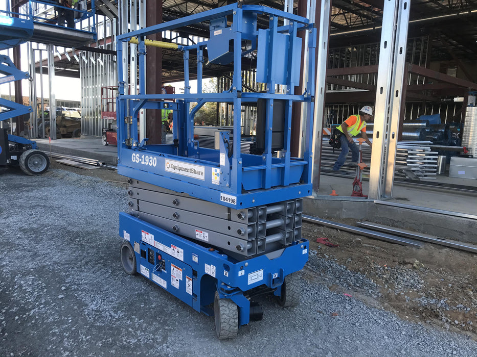 2020 Genie GS-1930 Solid Non Marking Tires, Beacon, Folding rails with half height swing gate, 800W Inverter