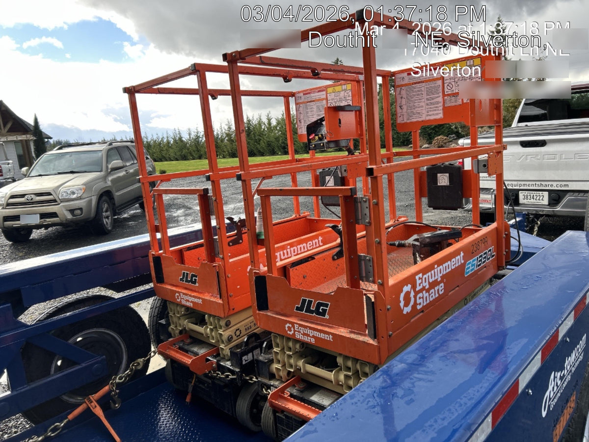 2022 JLG ES1330L