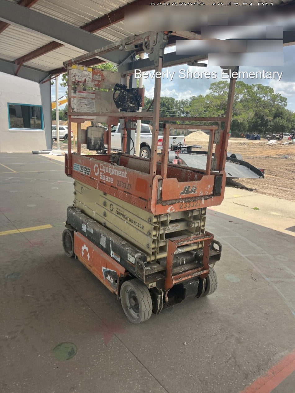 2022 JLG ES1932