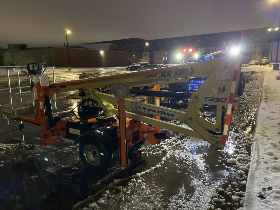 2021 JLG T350