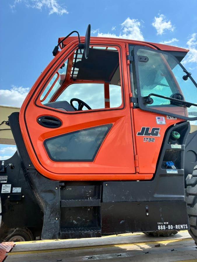 2025 JLG 1732