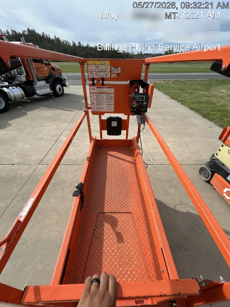 2022 JLG ES1932