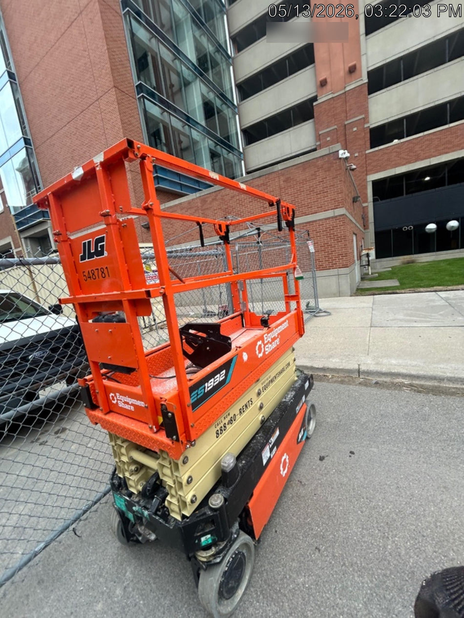 2025 JLG ES1932