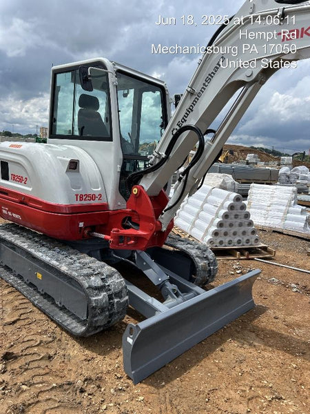 2025 TAKEUCHI TB250-2CR