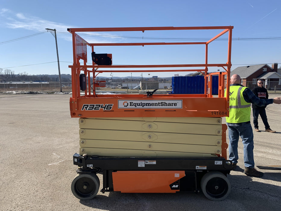 2021 JLG R3246