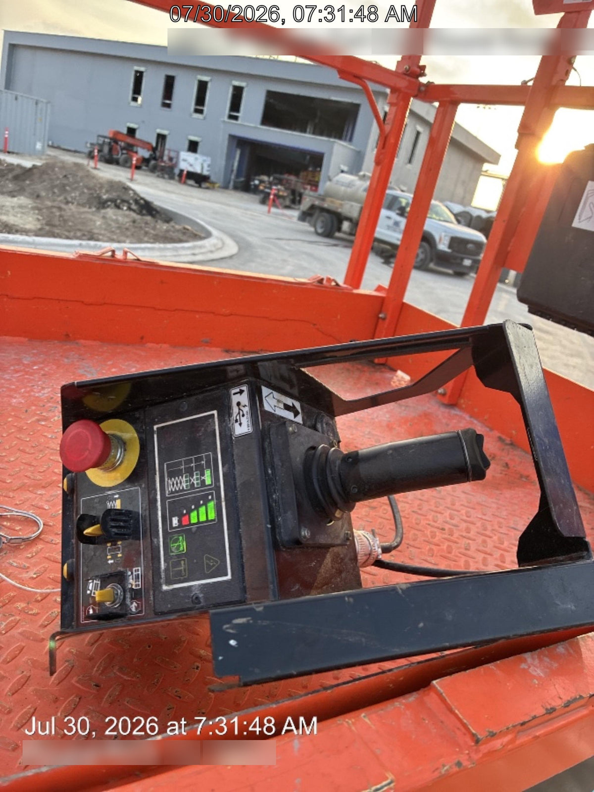 2025 JLG ES3246