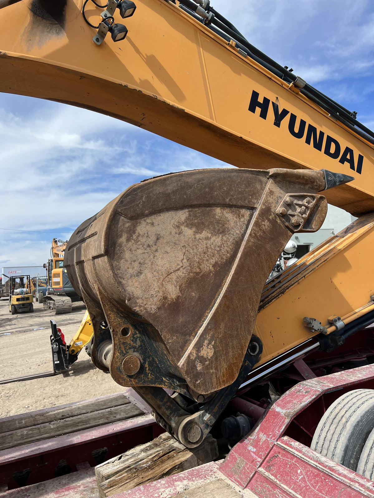 2017 HYUNDAI HX520L