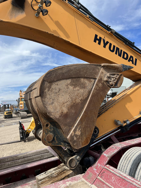 2017 HYUNDAI HX520L