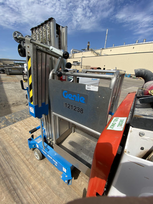 2020 GENIE AWP-30S