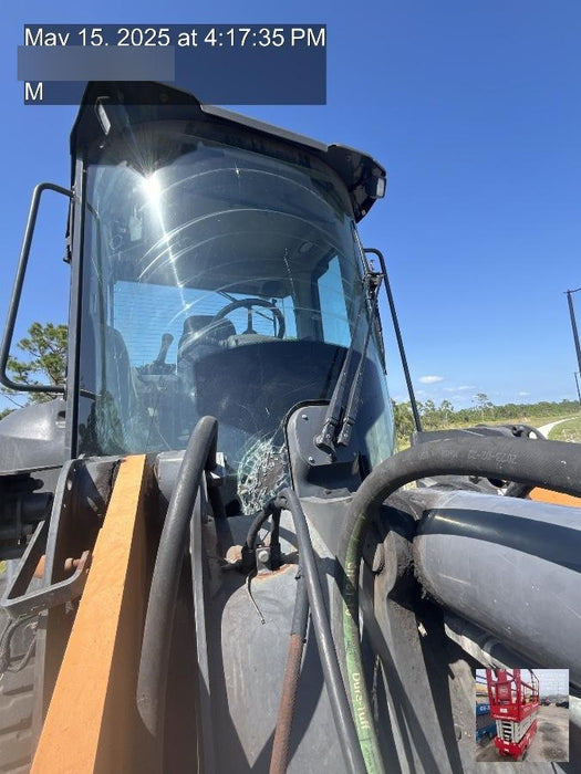 2018 Case 621G CLOSED CAB, JRB 416 STYLE HYD COUPLER