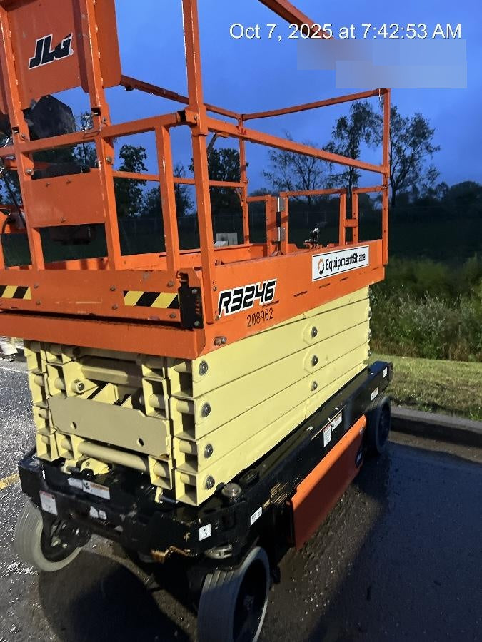 2022 JLG R3246