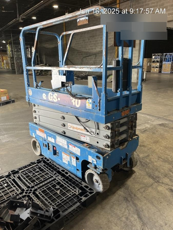 2018 Genie GS-1930 Genie GS-1930 Lift w/Fixed Rail and Chain Entry