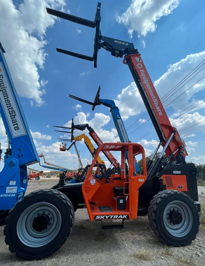 2023 SKYTRAK 8042
