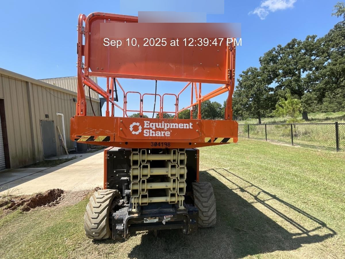 2023 JLG ERT4069
