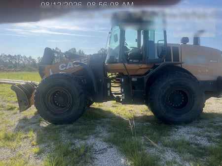 2018 Case 821G CLOSED CAB, 1 FUNCTION, JRB 418 STYLE HYD COUPLER