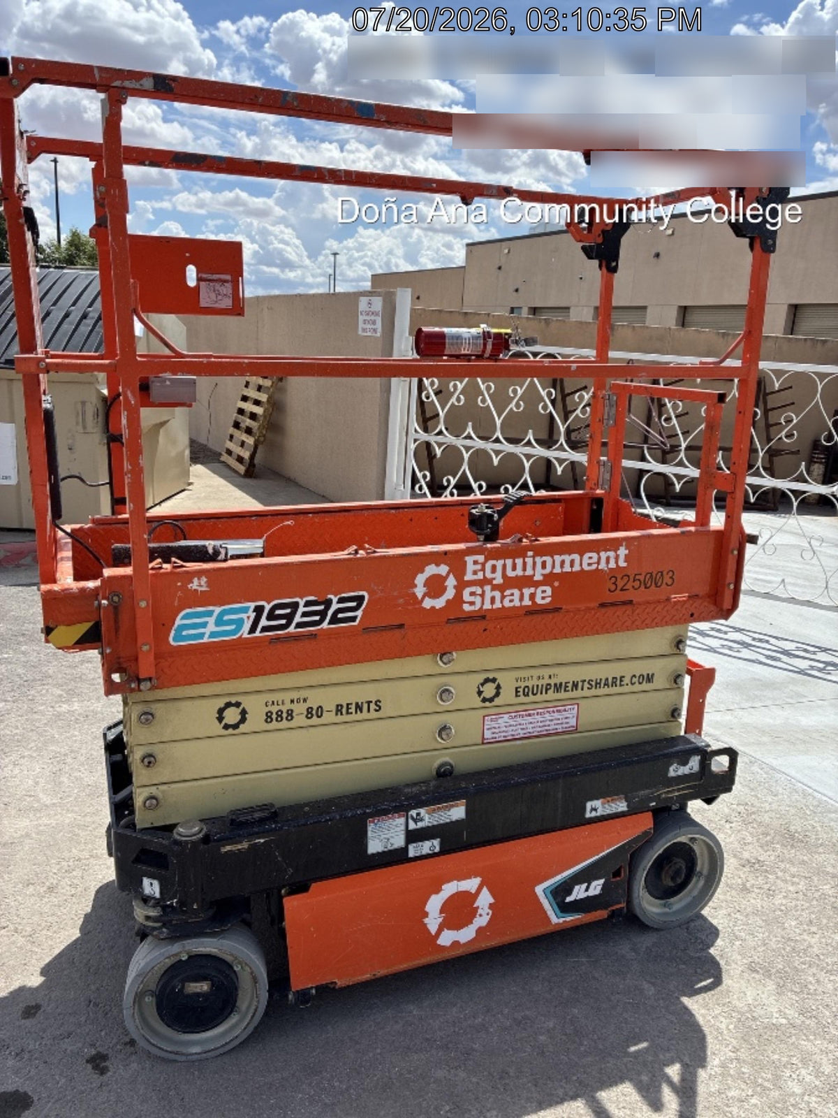2023 JLG ES1932