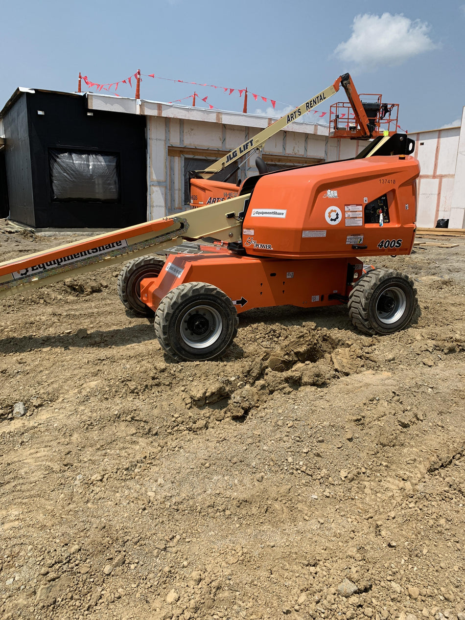 2021 JLG 400S