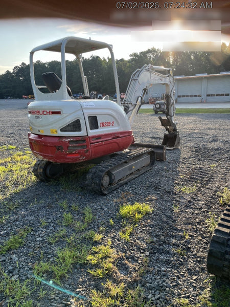 2023 TAKEUCHI TB235-2R