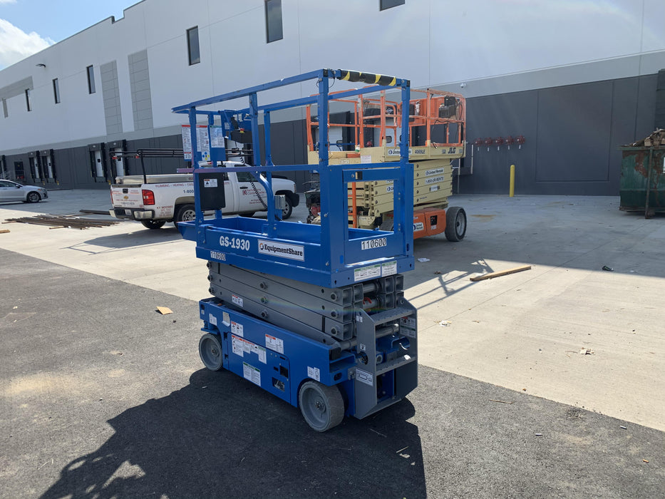 2020 Genie GS-1930 Solid Non Marking Tires, Beacon, Folding rails with half height swing gate