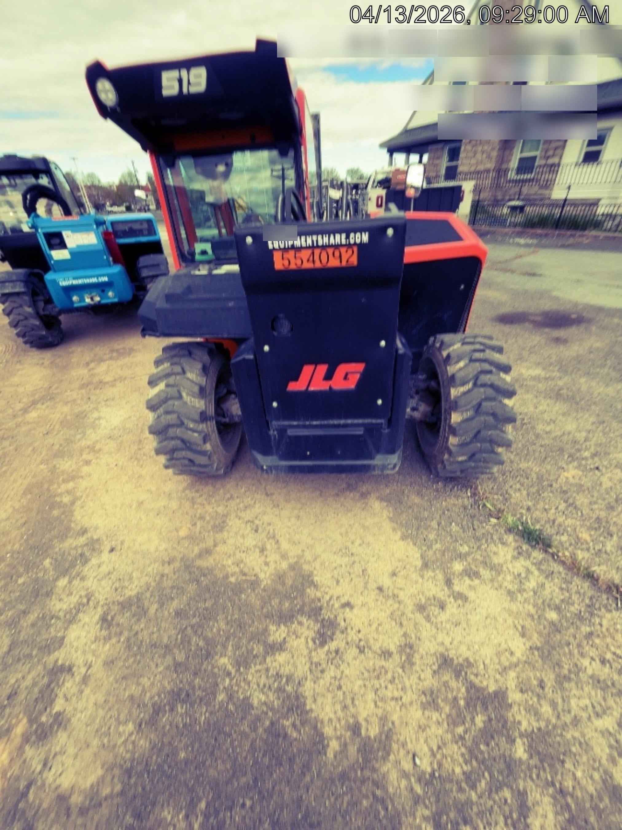 2025 JLG 519