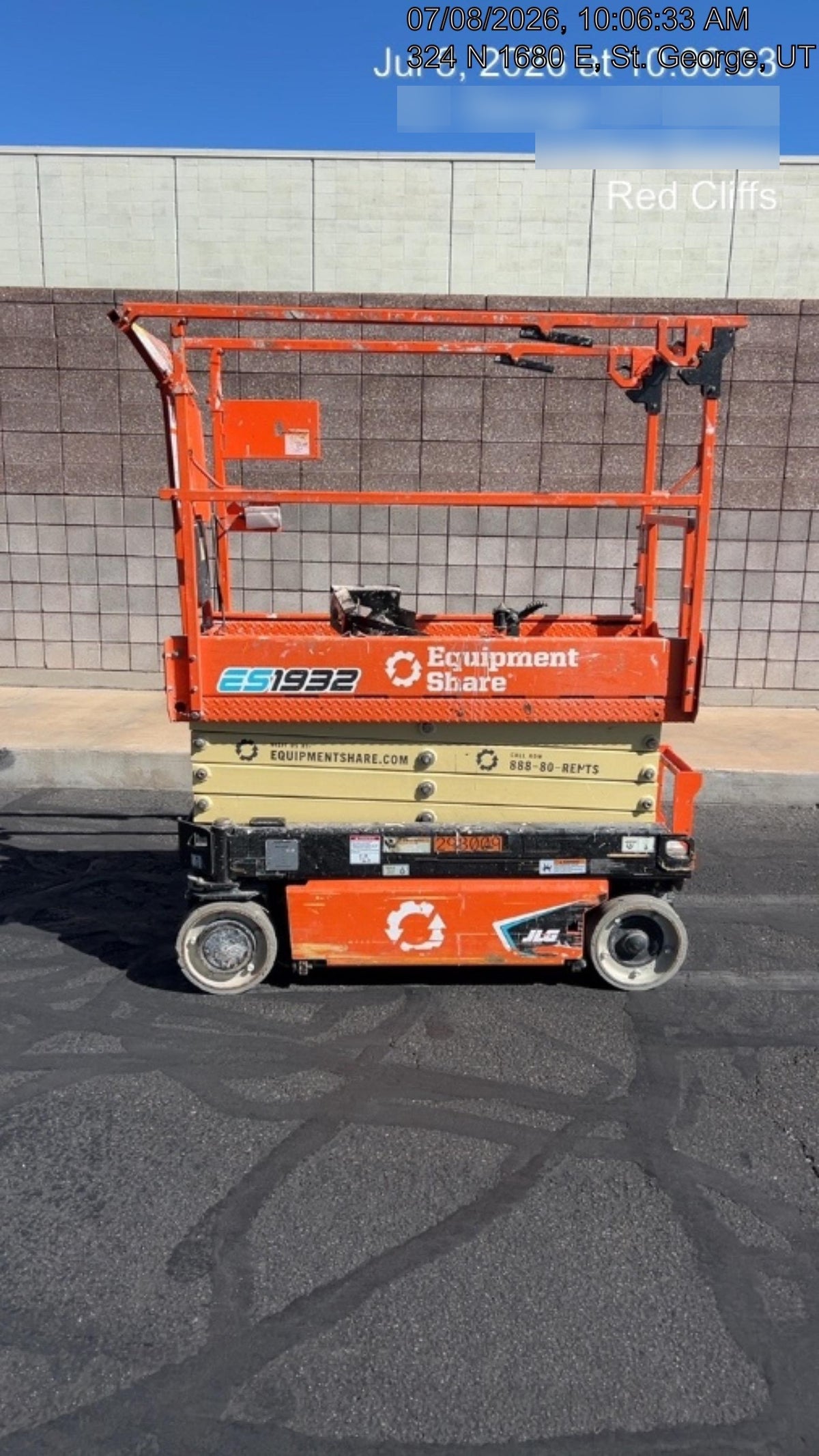 2023 JLG ES1932