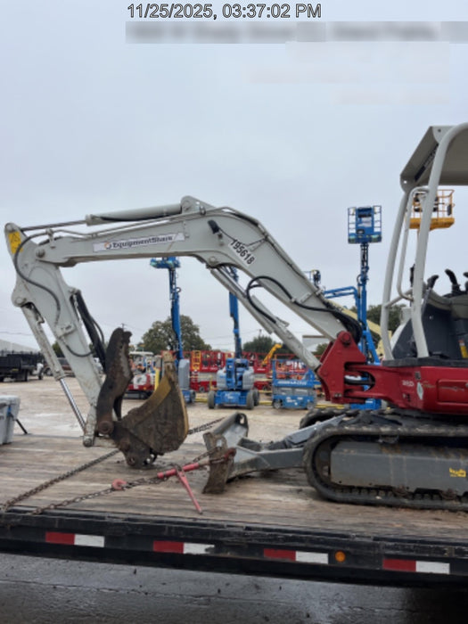 2021 TAKEUCHI TB235-2R