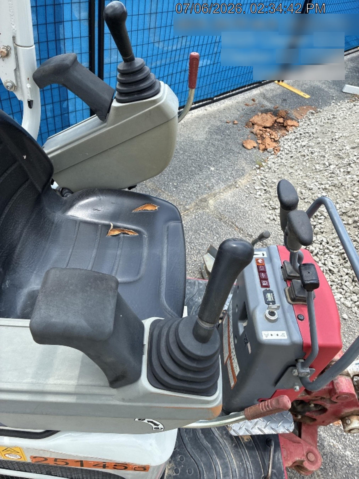 2022 TAKEUCHI TB210R