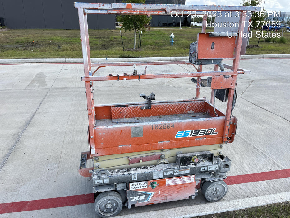 2021 JLG ES1330L